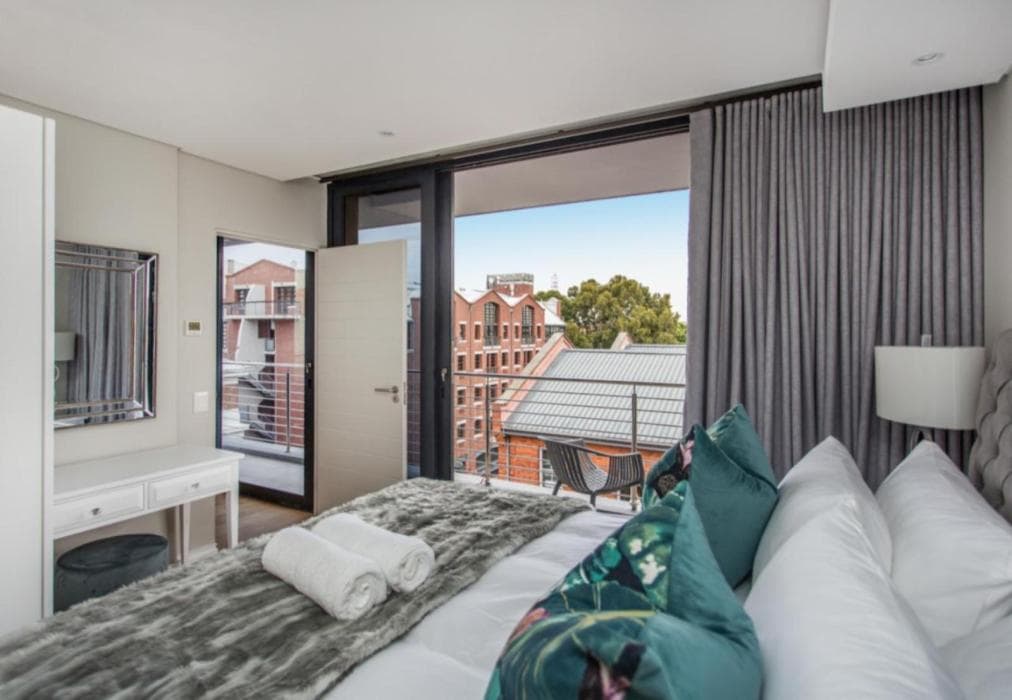 Two Bed Executive Apartments in Dockland