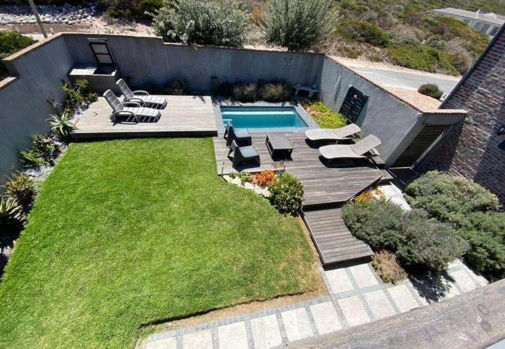 Bella Capensis and Stoepsit