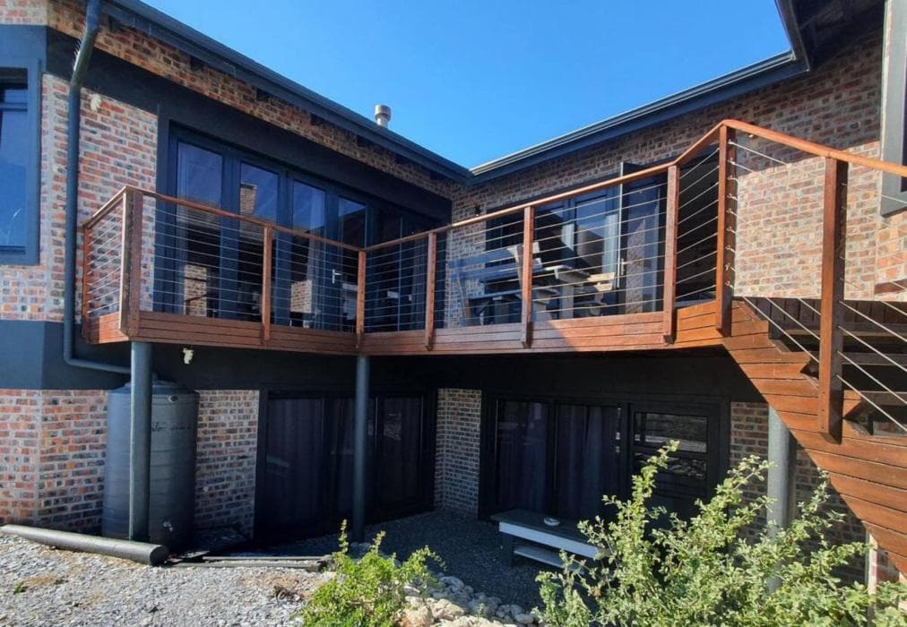 Bella Capensis and Stoepsit