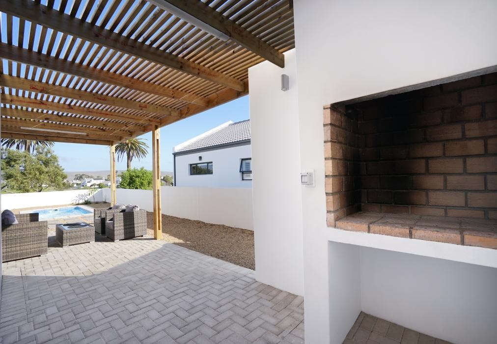 Sunlit Oasis Ocean and Golf Retreat