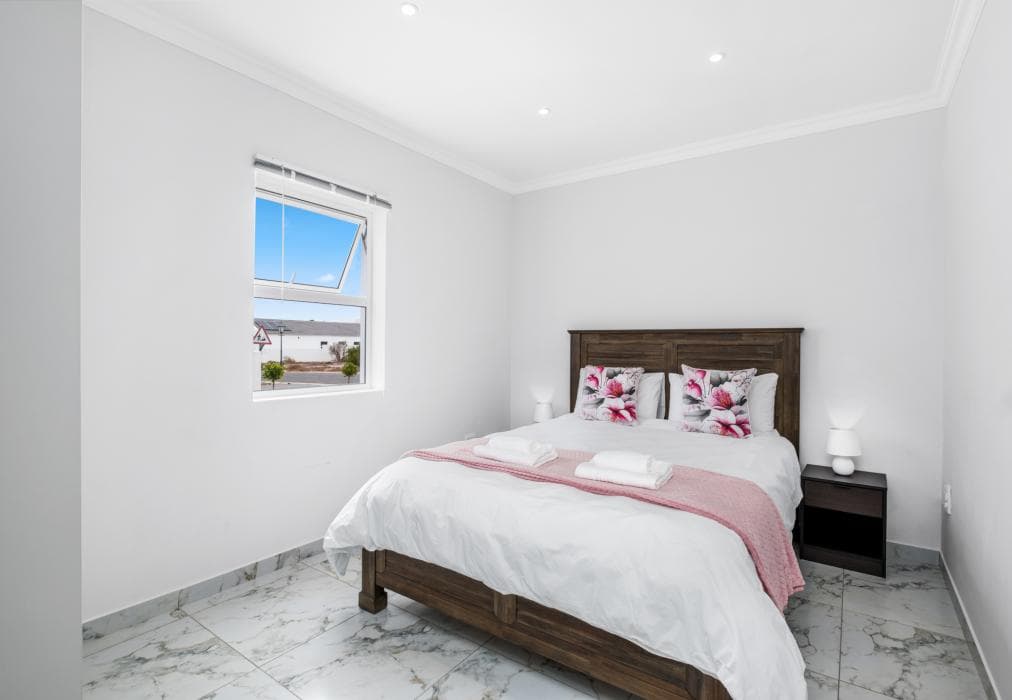 Sunlit Oasis Ocean and Golf Retreat