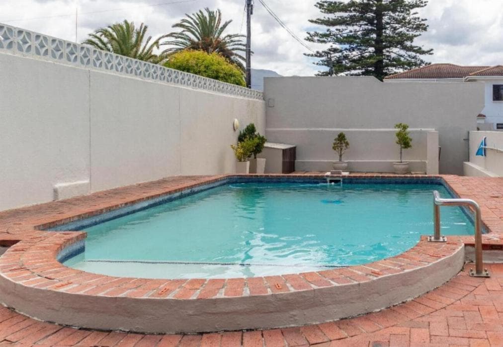 Hermanus - Heart of the Sea