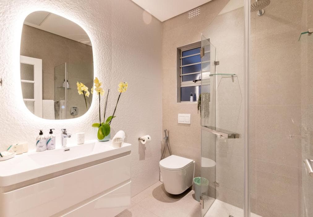 Lisburn Uno on Clifton