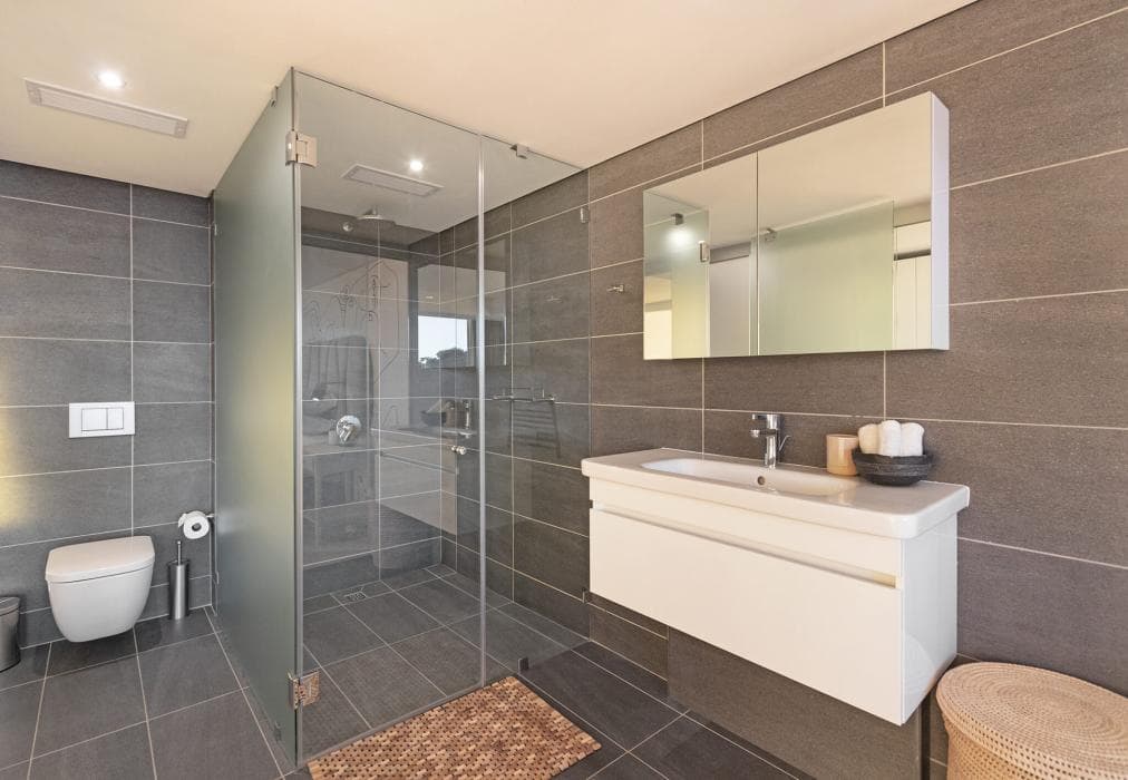 24 Geneva - Large Lux Villa