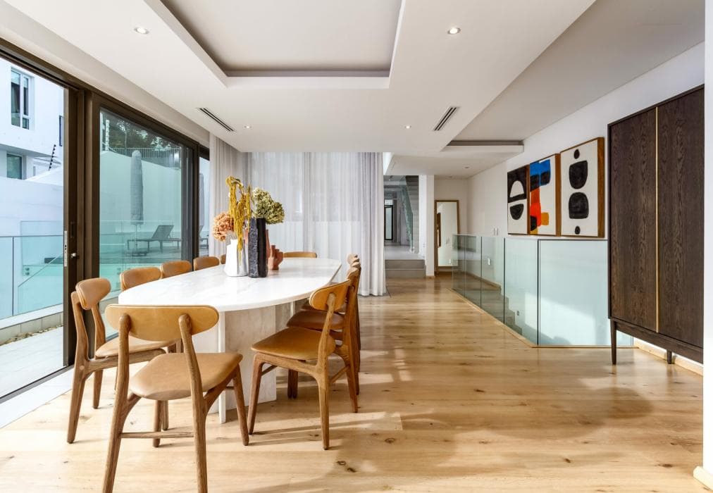 24 Geneva - Large Lux Villa