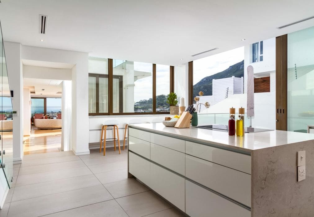 24 Geneva - Large Lux Villa