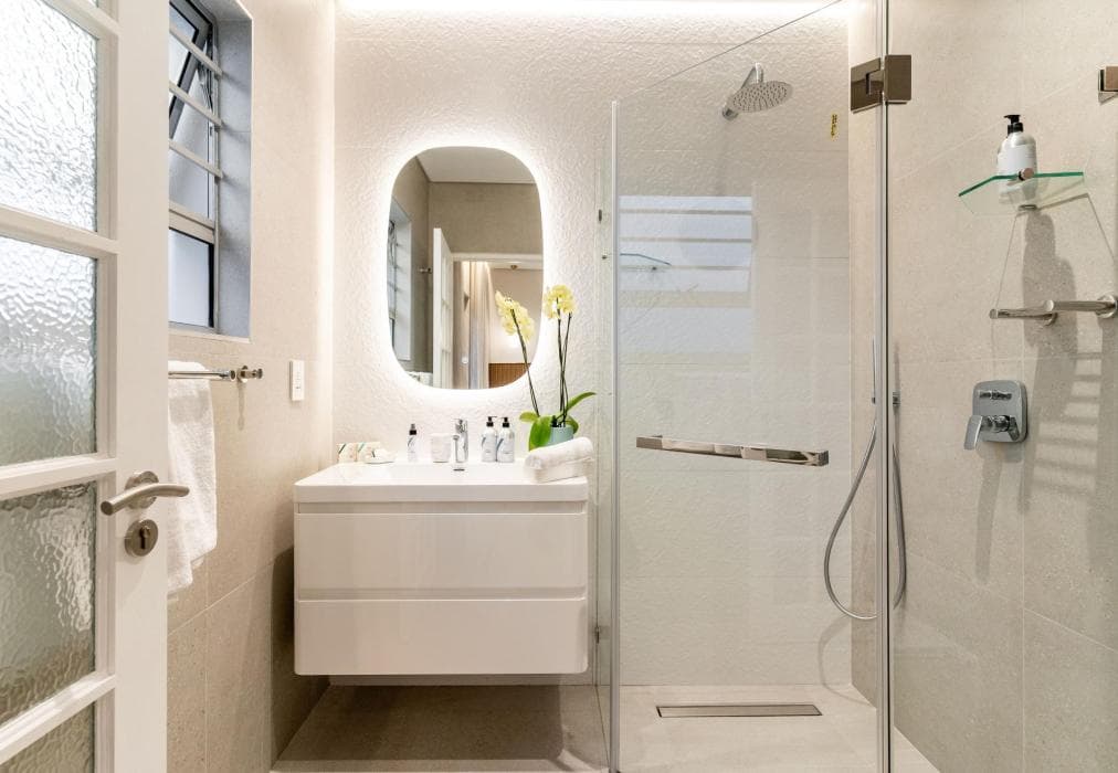 Lisburn on Clifton Villa