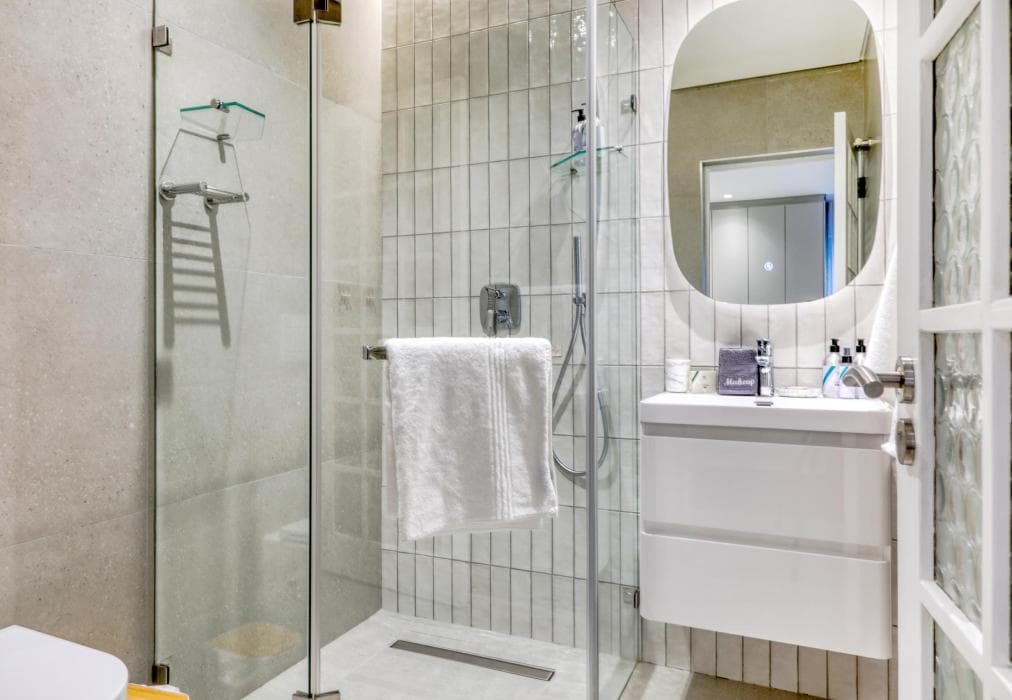 Lisburn on Clifton Villa