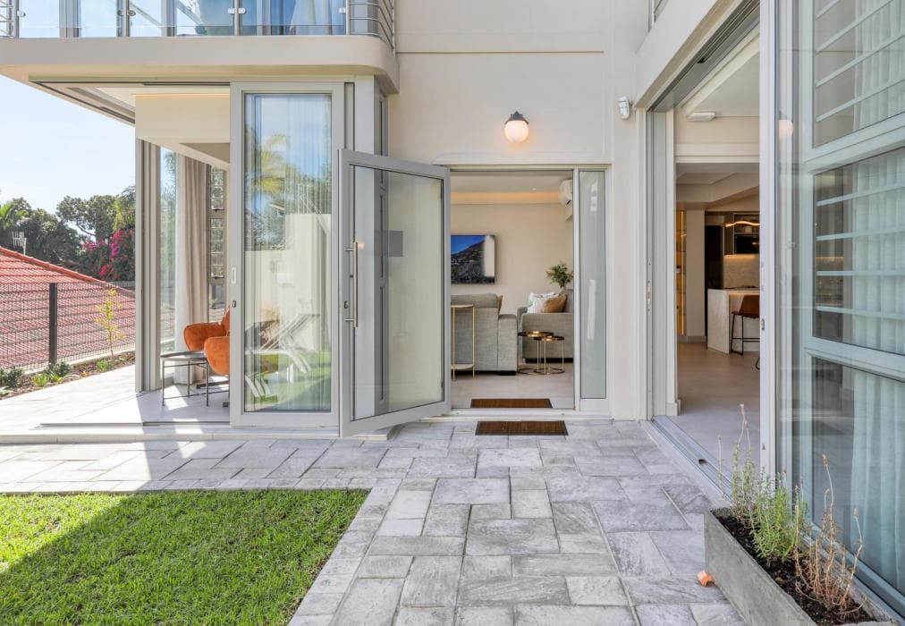 Lisburn on Clifton Villa