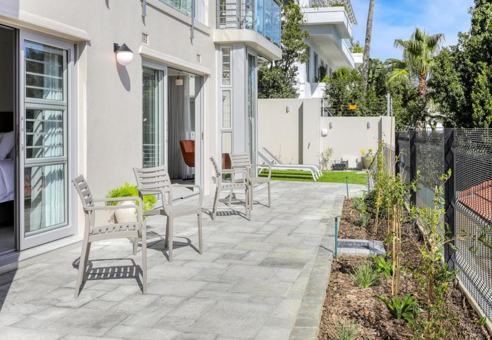 Lisburn on Clifton Villa