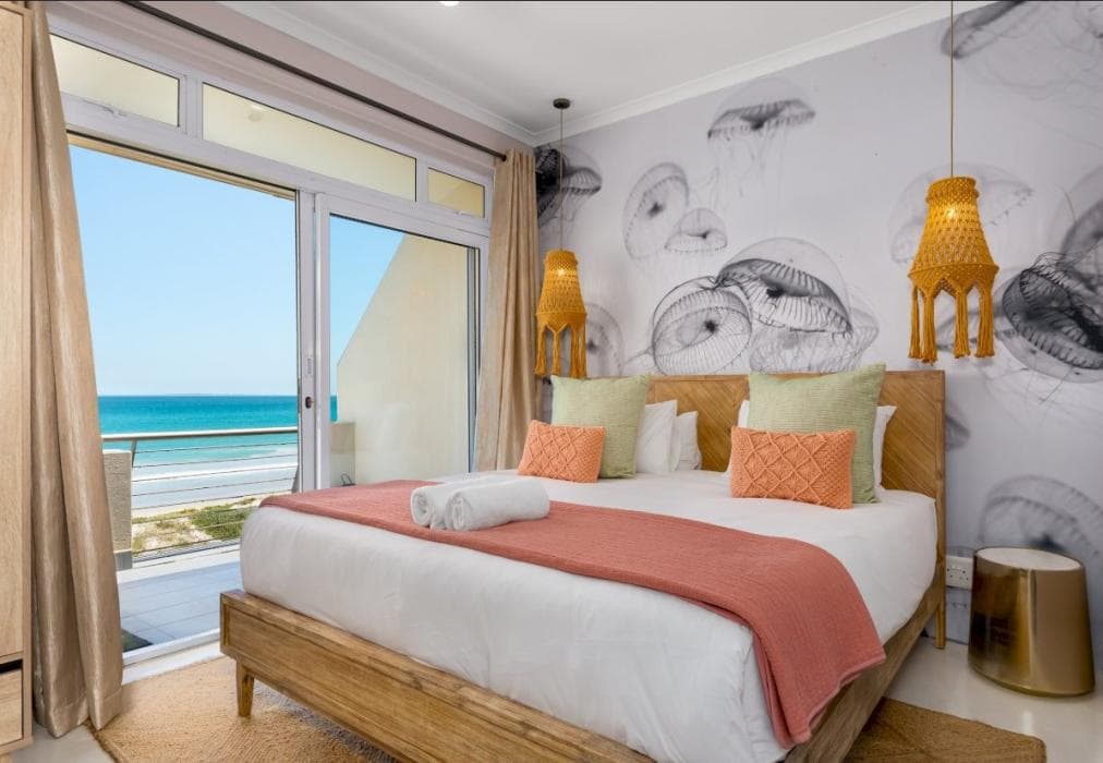 Stunning Seaside Retreat