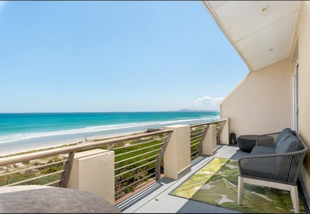 Stunning Seaside Retreat