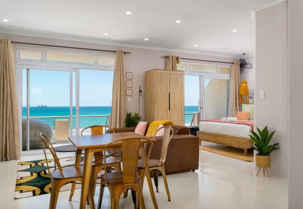 Stunning Seaside Retreat