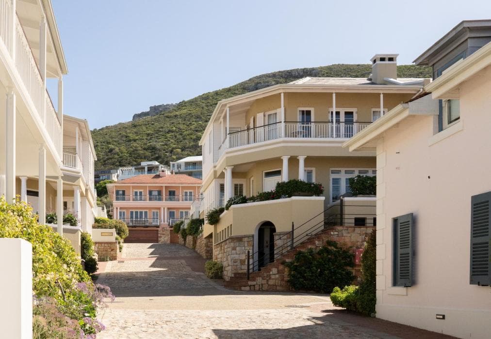 Chartfield Guesthouse & Majestic Apartments