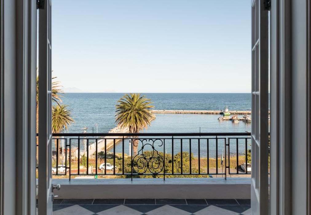 Chartfield Guesthouse & Majestic Apartments