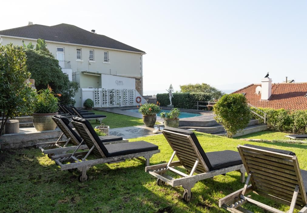 Chartfield Guesthouse & Majestic Apartments