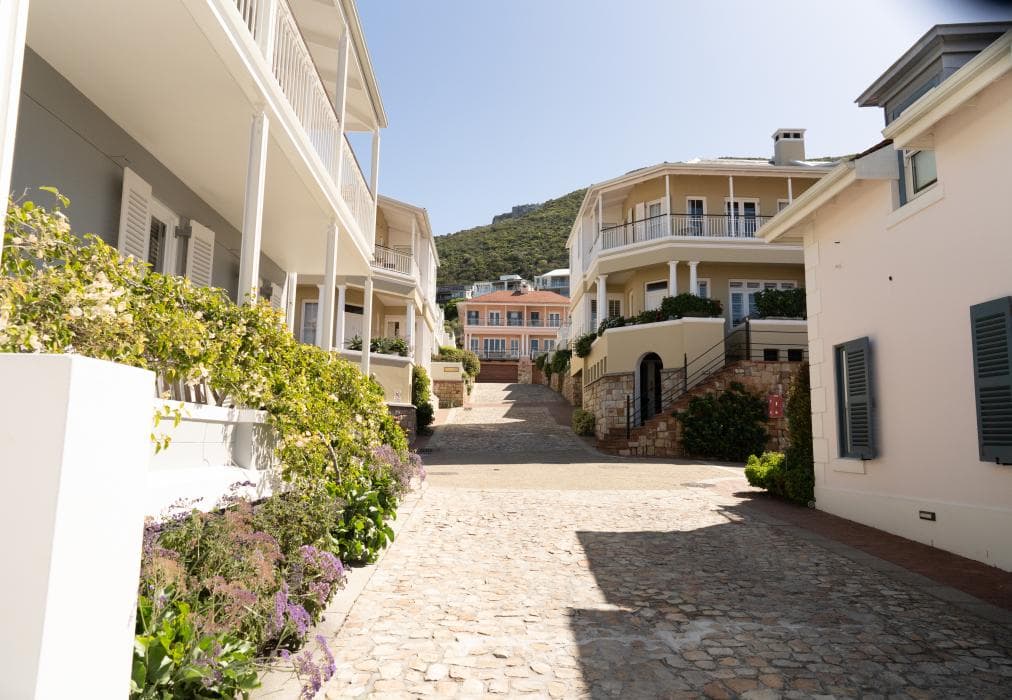 Chartfield Guesthouse & Majestic Apartments