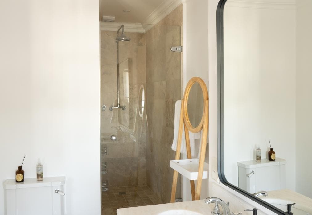 Chartfield Guesthouse & Majestic Apartments