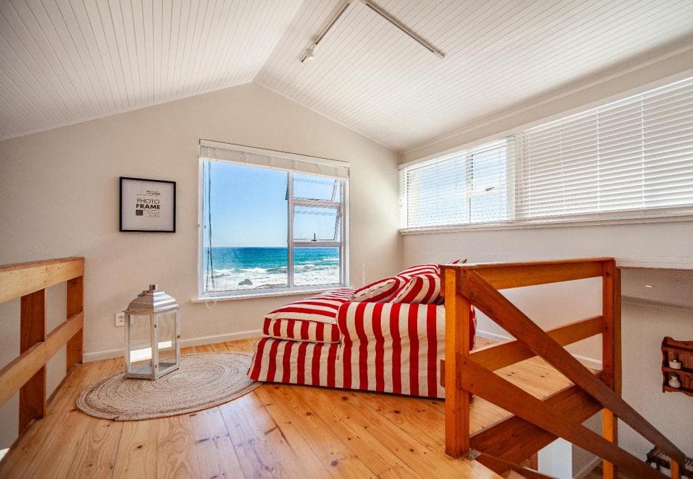 ALTONA 5 Bedroom Beach House