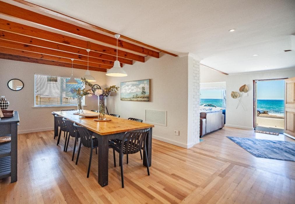 ALTONA 5 Bedroom Beach House