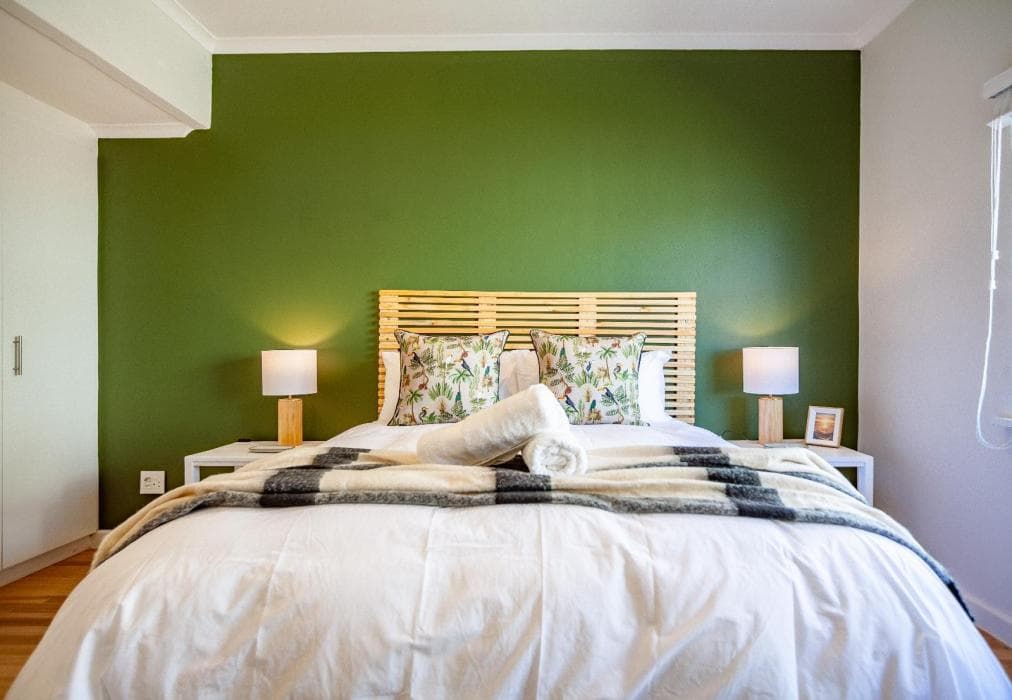 ALTONA 5 Bedroom Beach House