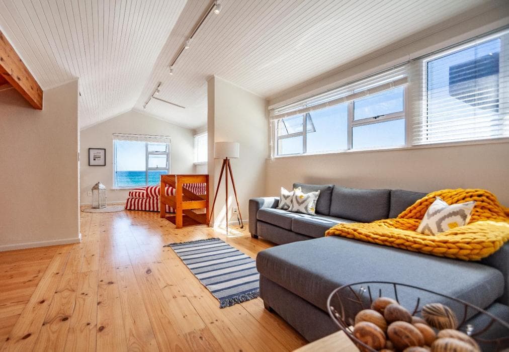 ALTONA 5 Bedroom Beach House