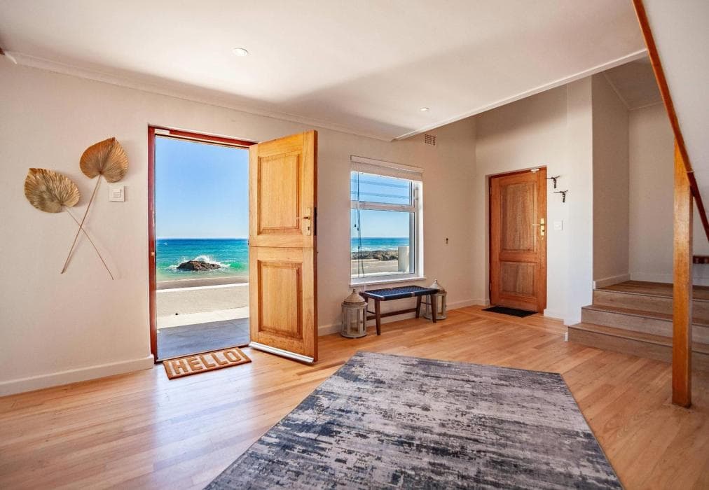 ALTONA 5 Bedroom Beach House