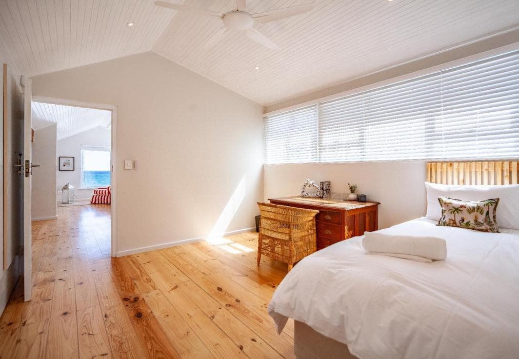 ALTONA 5 Bedroom Beach House