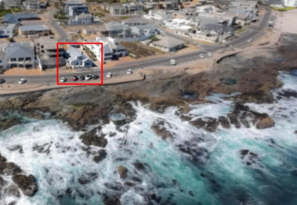 ALTONA 5 Bedroom Beach House