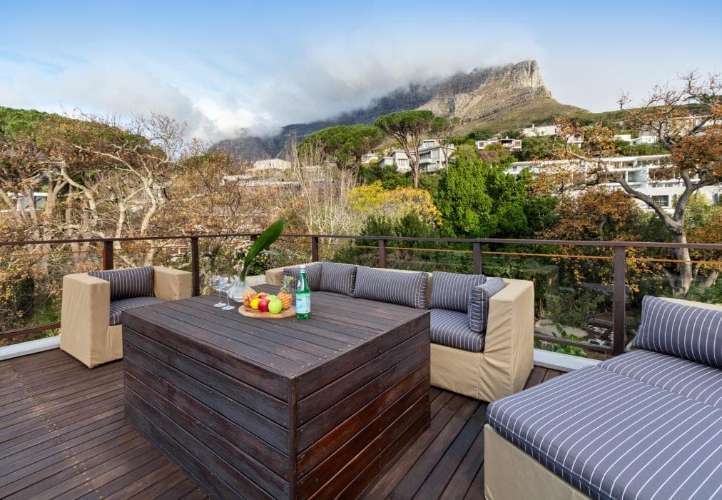 Higgo Crescent Villa