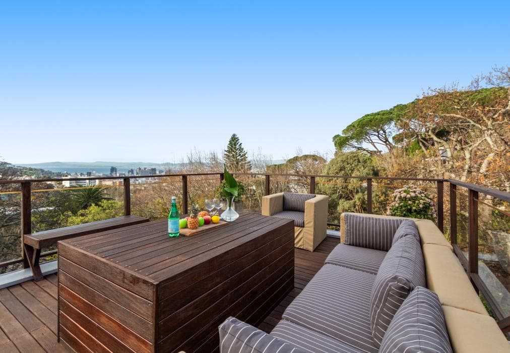 Higgo Crescent Villa