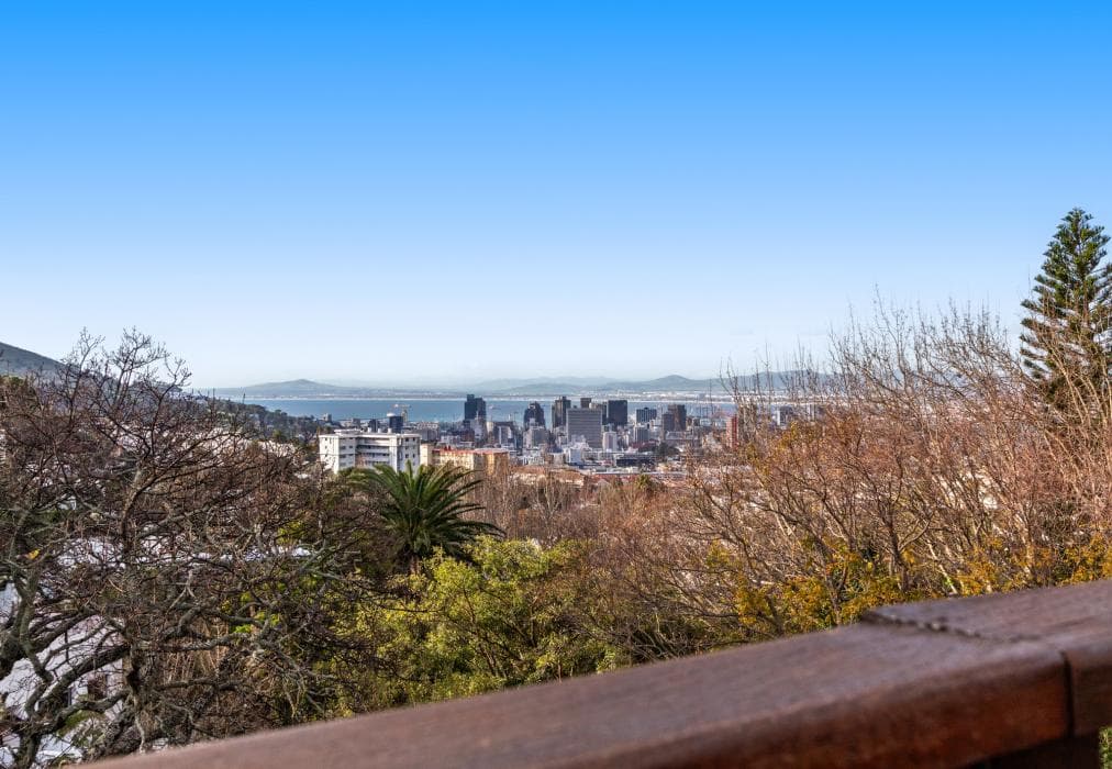 Higgo Crescent Villa