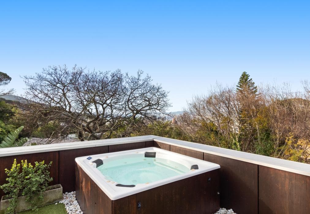 Higgo Crescent Villa