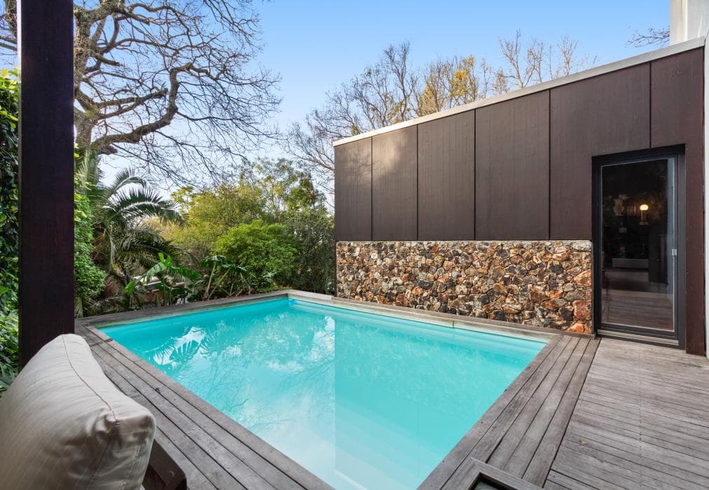 Higgo Crescent Villa