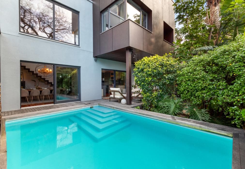 Higgo Crescent Villa