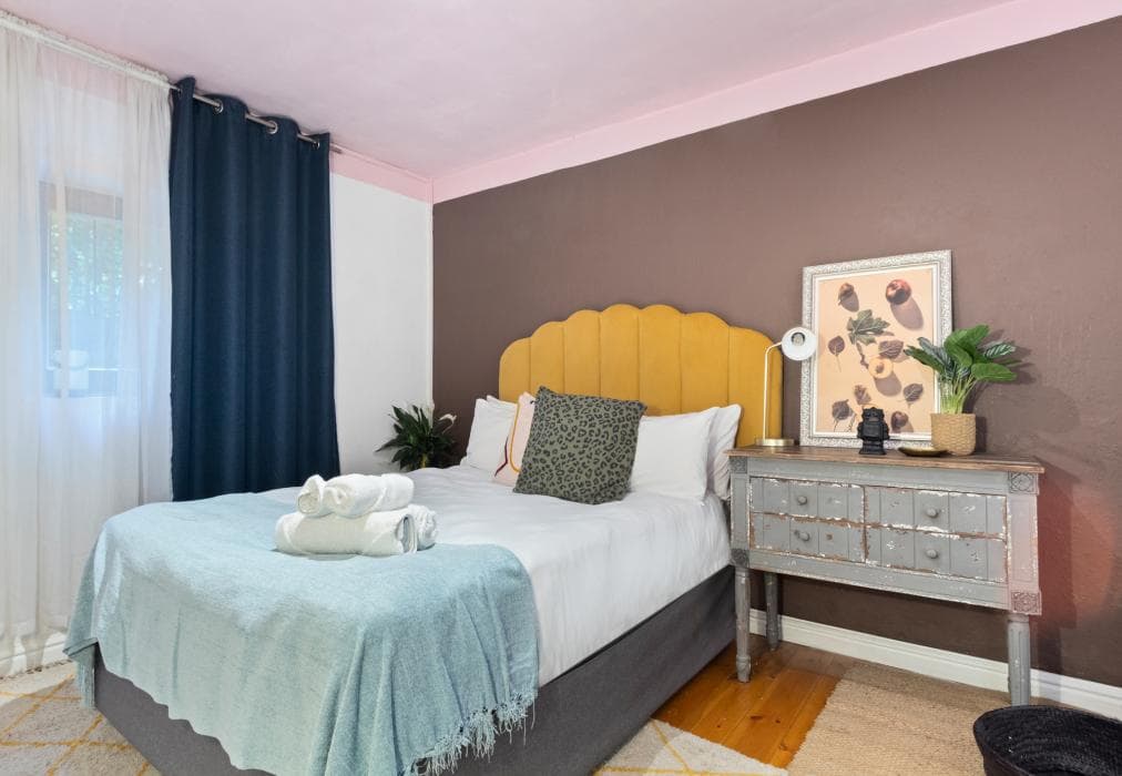 Higgo Crescent Villa