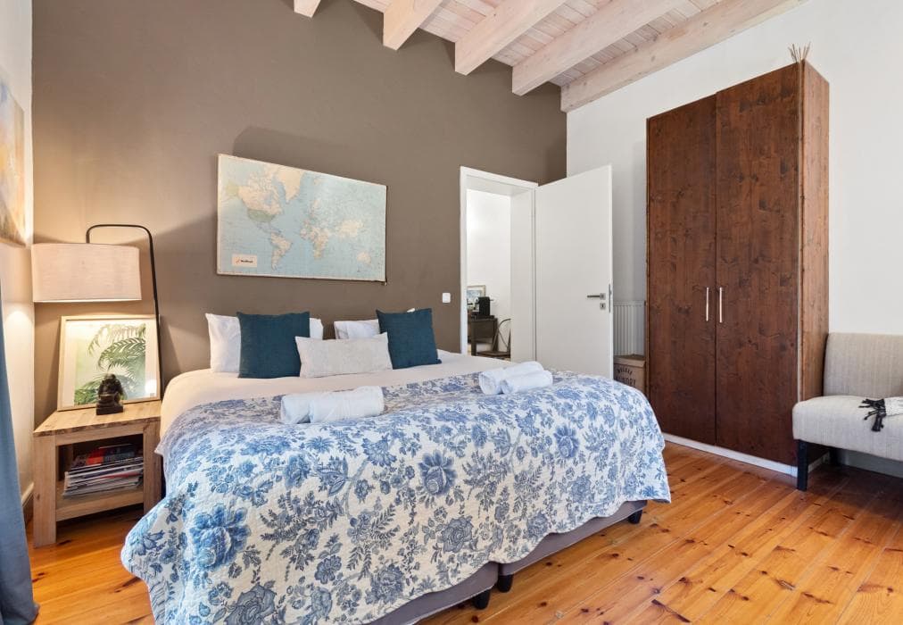 Higgo Crescent Villa