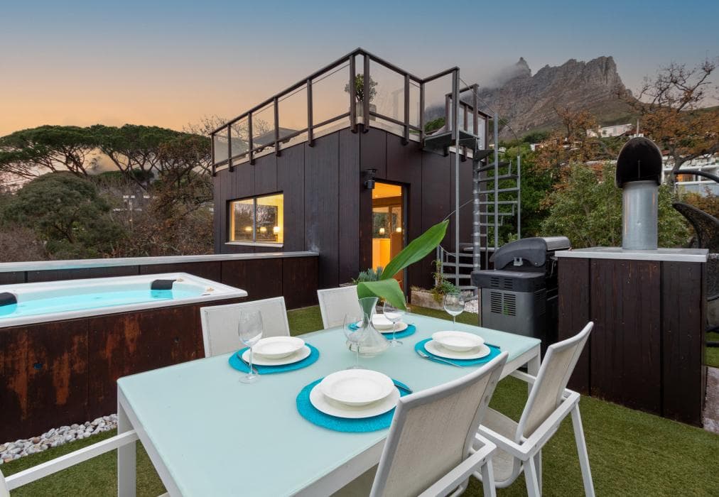 Higgo Crescent Villa