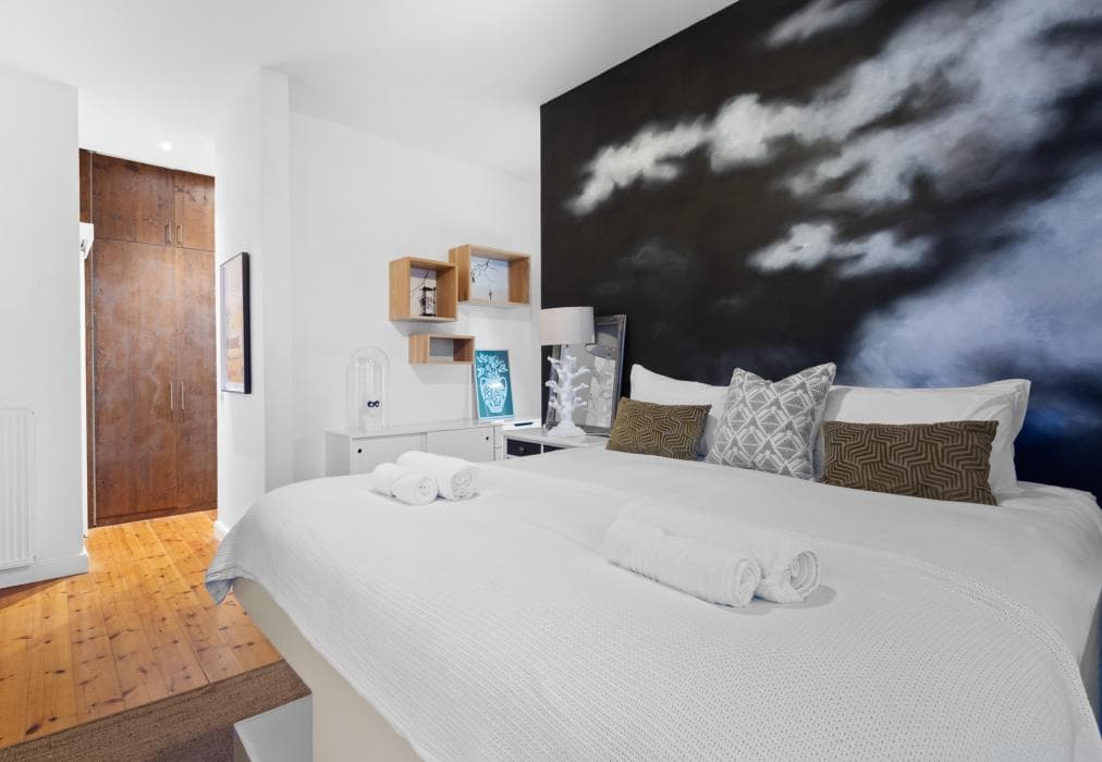 Higgo Crescent Villa