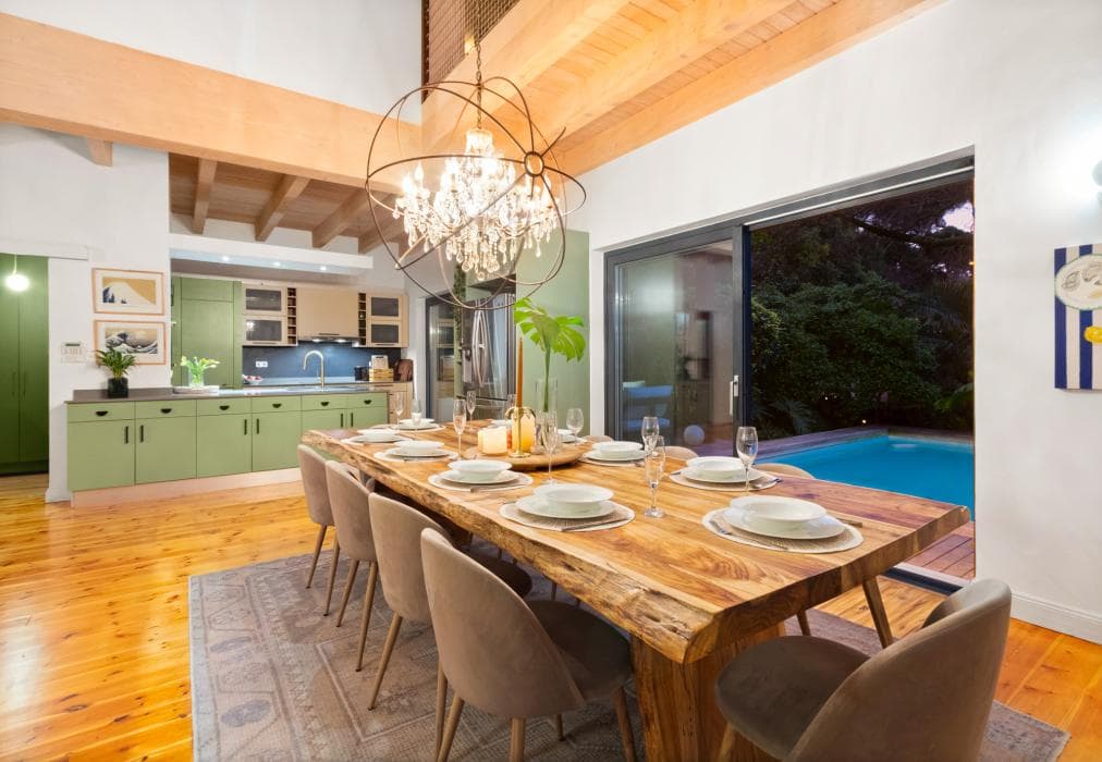 Higgo Crescent Villa