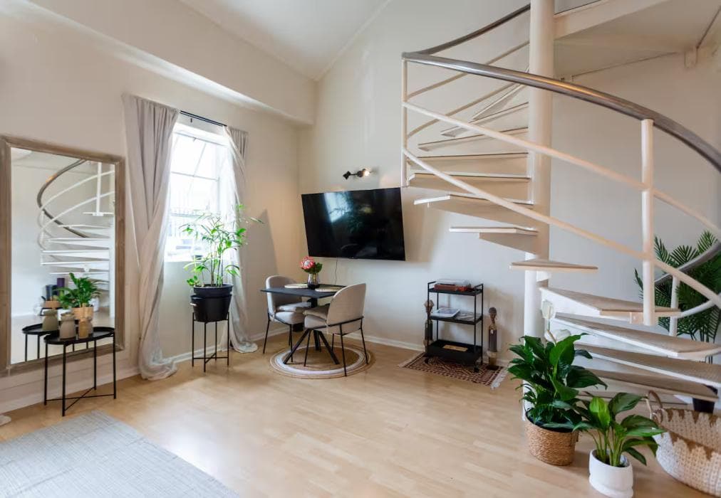 104 Hideaway Loft Studio