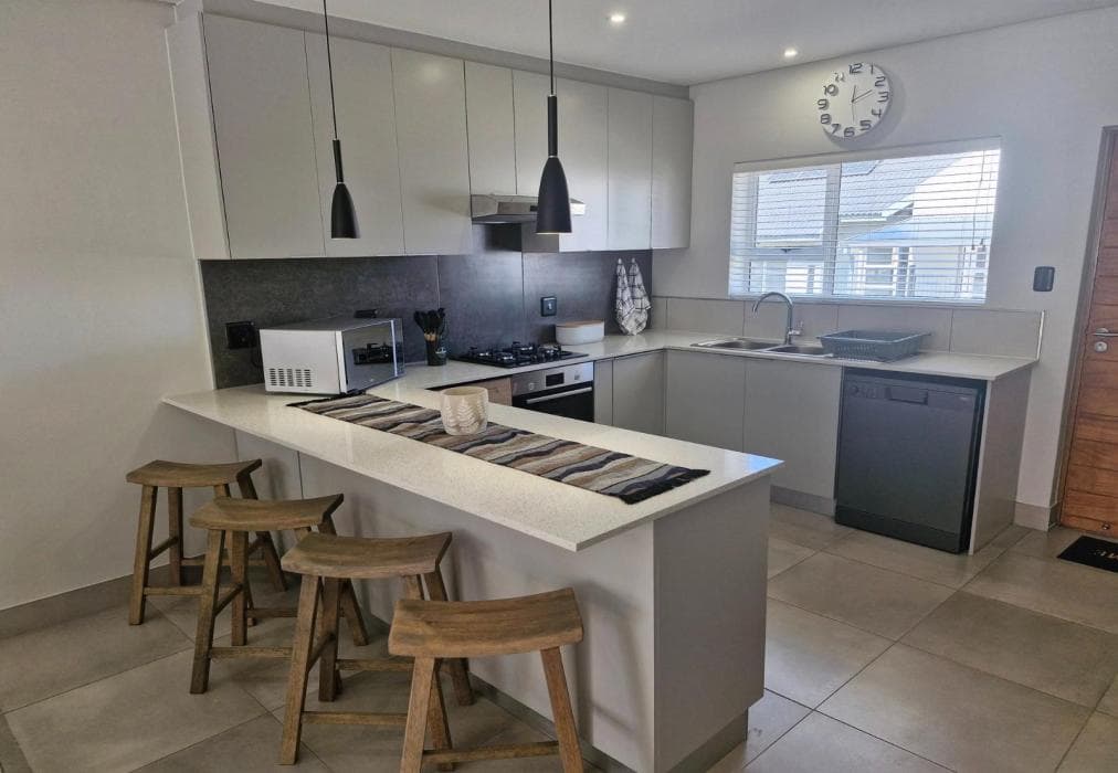 1 on York - Group House 13