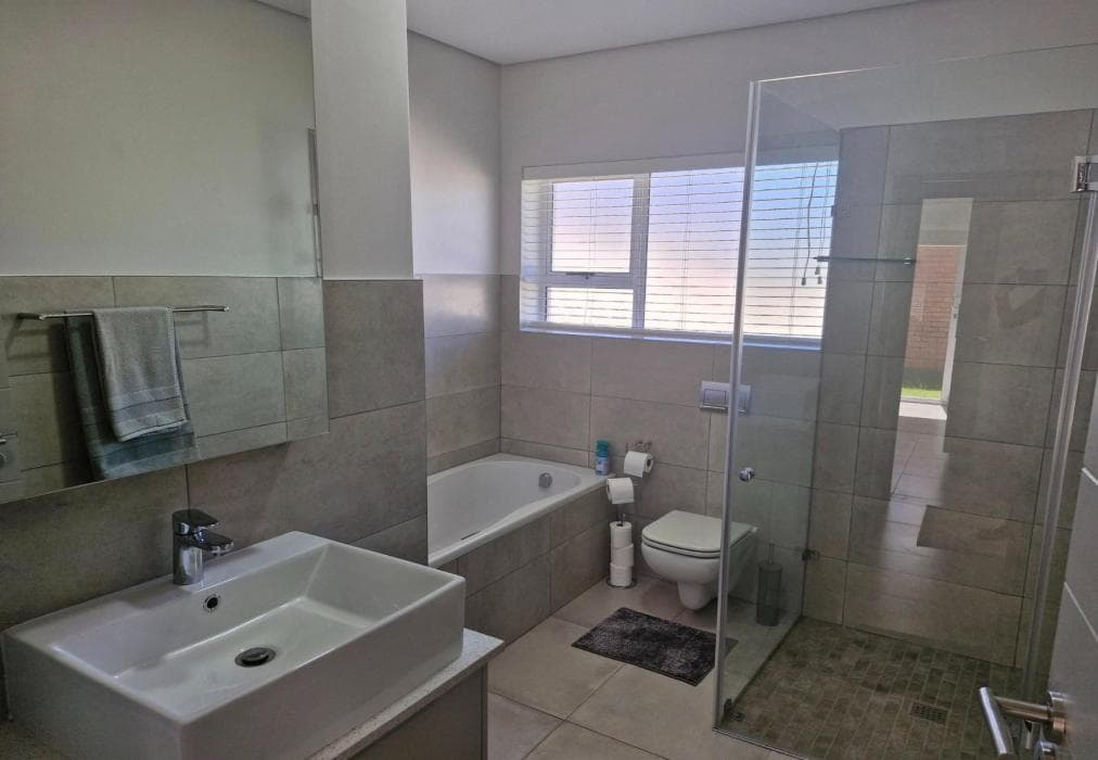 1 on York - Group House 13