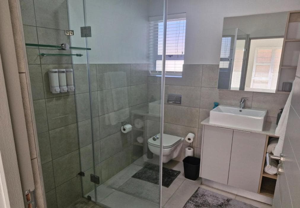 1 on York - Group House 13