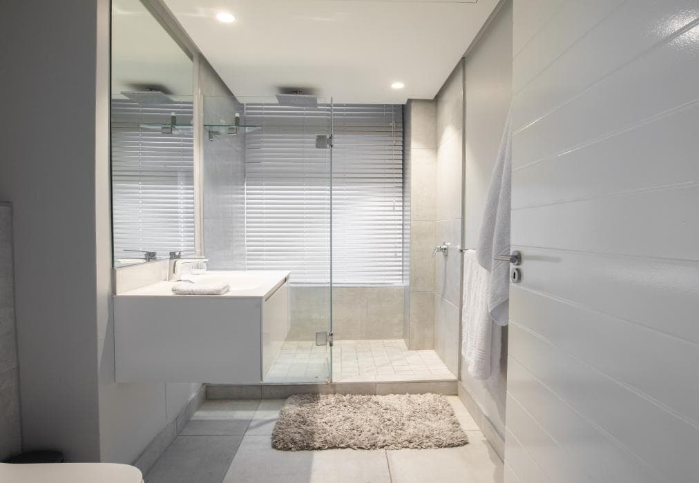 16 on Bree Unit 1713