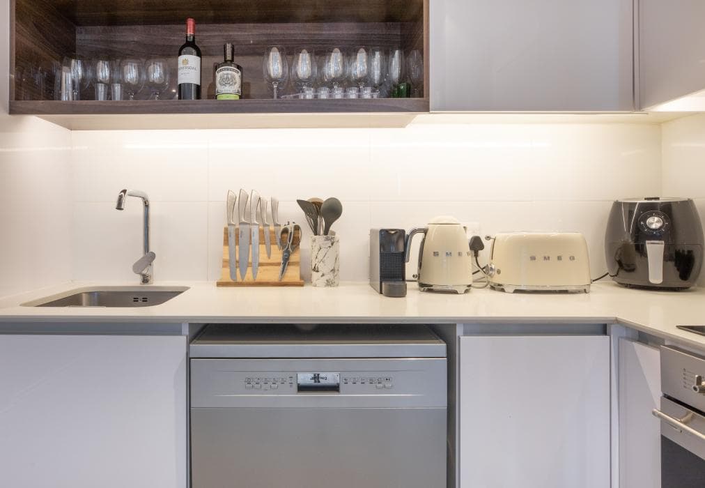 16 on Bree Unit 1713