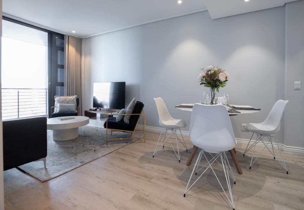 16 on Bree Unit 1713