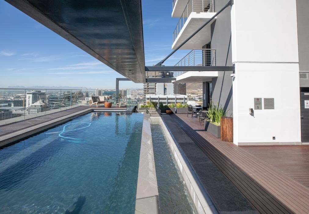 16 on Bree Unit 1713