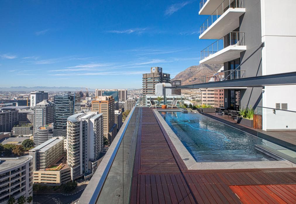 16 on Bree Unit 1713