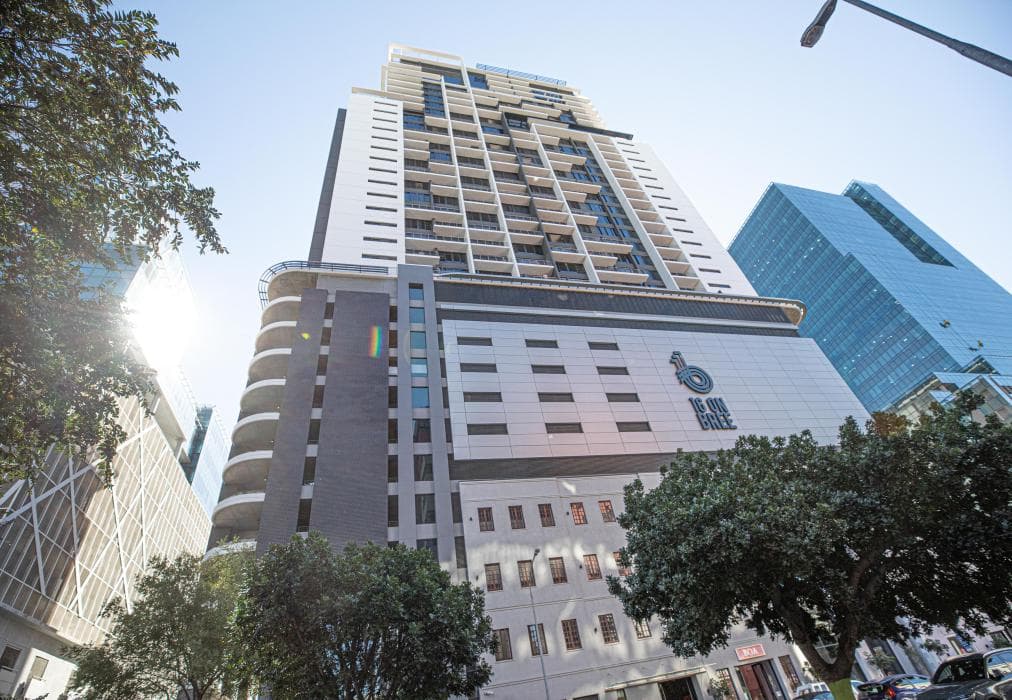 16 on Bree Unit 1713